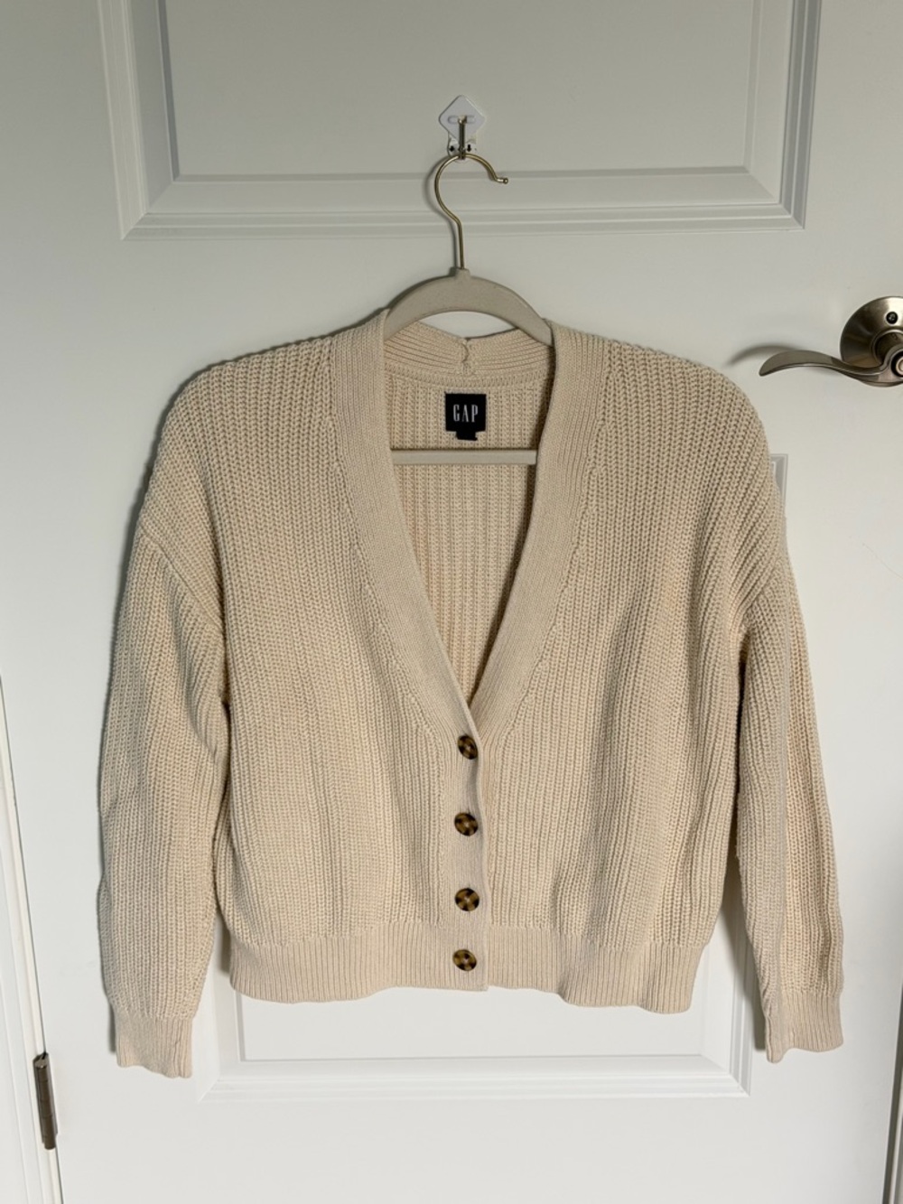 GAP Women's Chino Beige Shaker-Stitch Cardigan Size Small 54599 - Picture 2 of 16